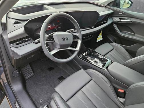 2025 Audi Q6 e-tron Premium Plus quattro