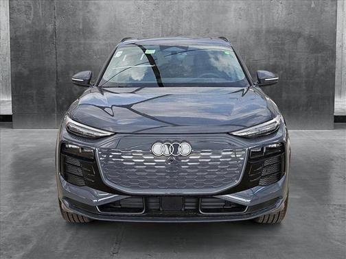 2025 Audi Q6 e-tron Premium Plus quattro