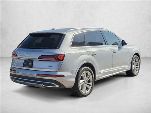2022 Audi Q7 55 Premium Plus