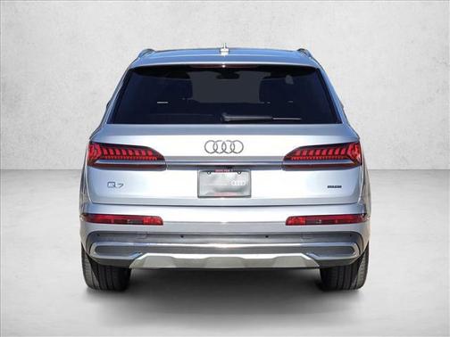 2022 Audi Q7 55 Premium Plus
