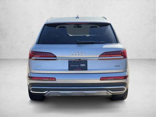 2022 Audi Q7 55 Premium Plus