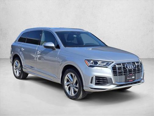 2022 Audi Q7 55 Premium Plus