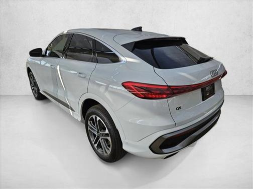 Glacier White Metallic 2026 Audi Q5 Sportback Premium
