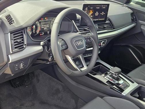 2025 Audi Q5 45 S line Premium