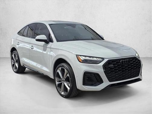 Glacier White Metallic 2023 Audi Q5 45 S line Prestige