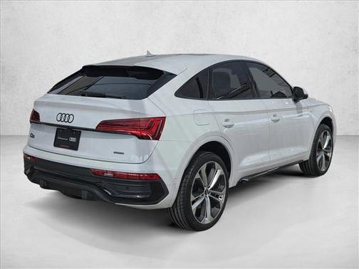 Glacier White Metallic 2023 Audi Q5 45 S line Prestige