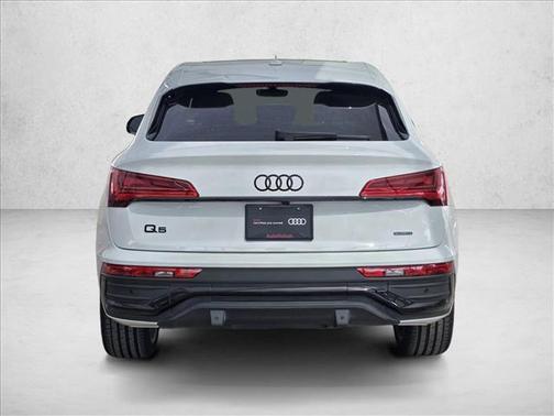 Glacier White Metallic 2023 Audi Q5 45 S line Prestige