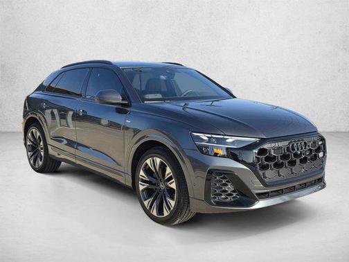 Daytona Gray Pearl Effect 2026 Audi Q8 55 Premium Plus
