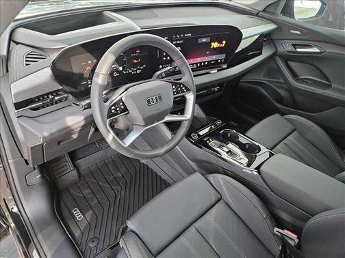 2025 Audi Q6 e-tron Premium Plus quattro