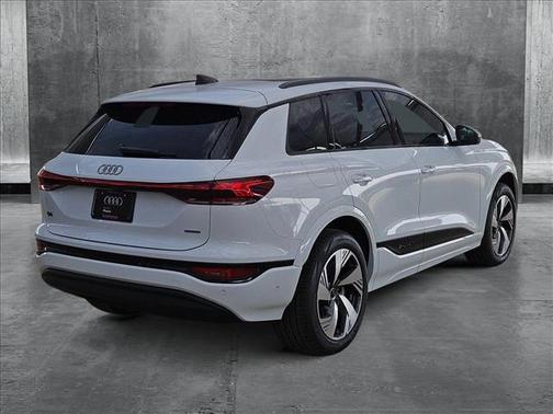 2025 Audi Q6 e-tron Premium quattro