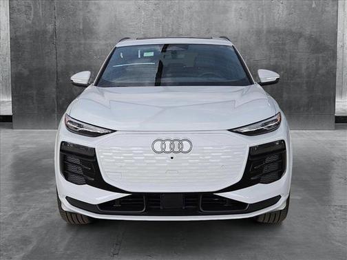 2025 Audi Q6 e-tron Premium quattro