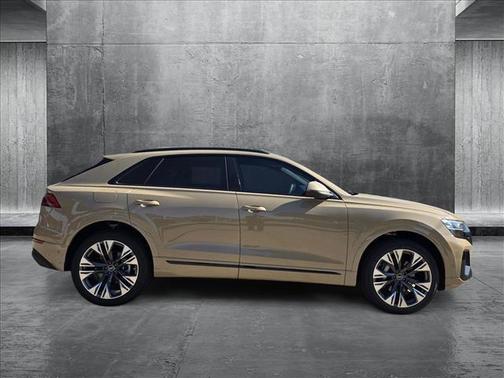 2025 Audi Q8 55 Premium