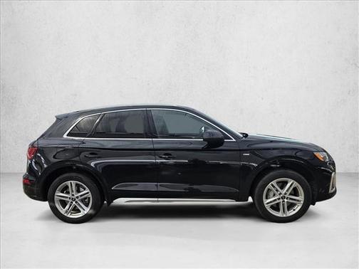 Mythos Black 2025 Audi Q5 55 S line Premium Plus