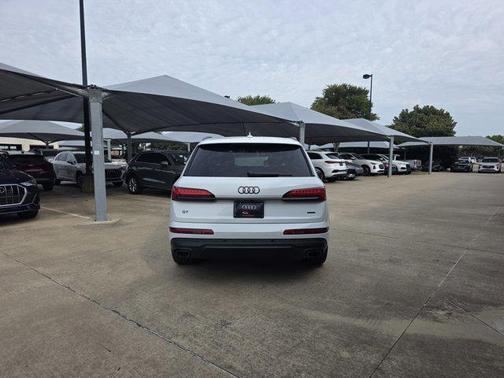 2025 Audi Q7 55 Premium Plus