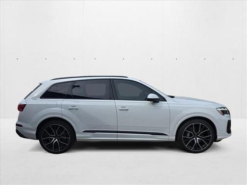 2025 Audi Q7 55 Premium Plus