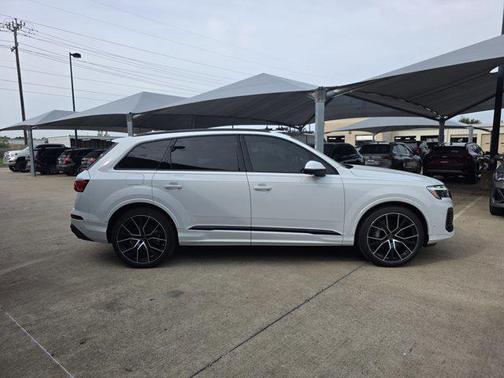 2025 Audi Q7 55 Premium Plus