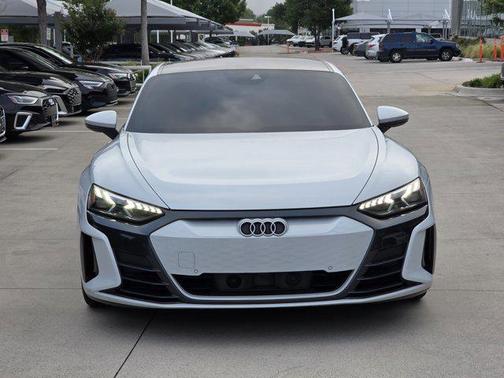 Suzuka Gray Metallic 2024 Audi e-tron GT Prestige quattro