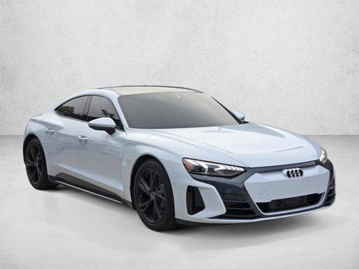Suzuka Gray Metallic 2024 Audi e-tron GT Prestige quattro