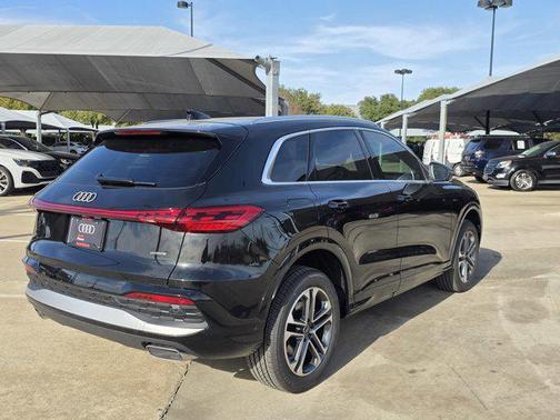 2025 Audi Q5 Premium TFSI quattro S tronic