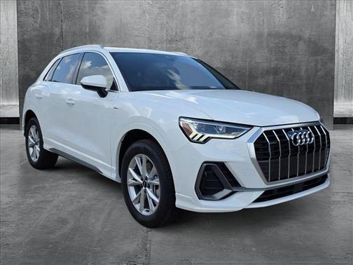 2025 Audi Q3 Premium 45 TFSI S line quattro Tiptronic