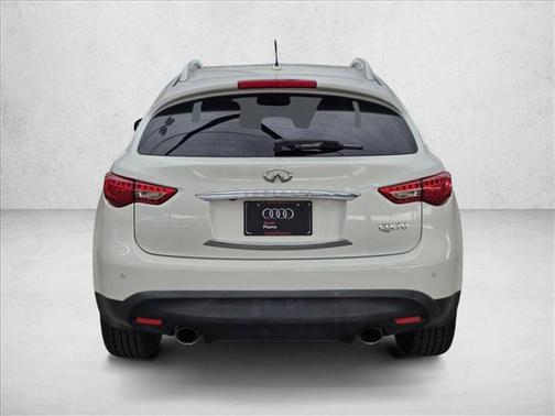 2016 INFINITI QX70 Base