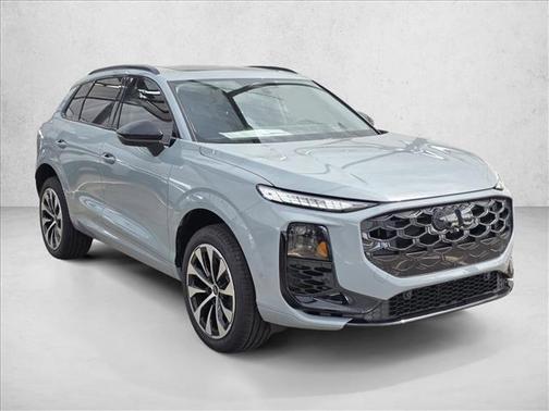 Arrow Gray Pearl Effect 2026 Audi Q3 TFSI quattro S tronic