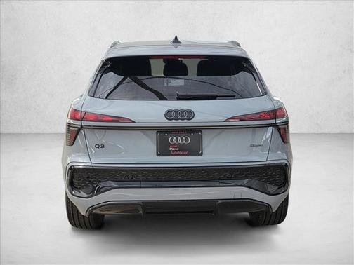 Arrow Gray Pearl Effect 2026 Audi Q3 TFSI quattro S tronic