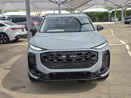 Arrow Gray Pearl Effect 2026 Audi Q3 TFSI quattro S tronic