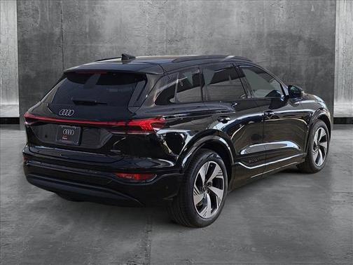 2025 Audi Q6 e-tron Prestige quattro