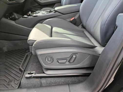 2025 Audi Q6 e-tron Prestige quattro