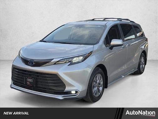 2024 Toyota Sienna XLE