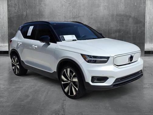 2021 Volvo XC40 Recharge Pure Electric P8