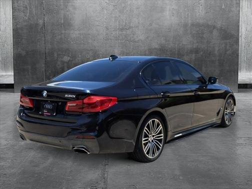 2019 BMW 530 530i