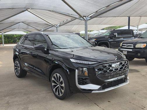 Mythos Black Metallic 2026 Audi Q3 S line