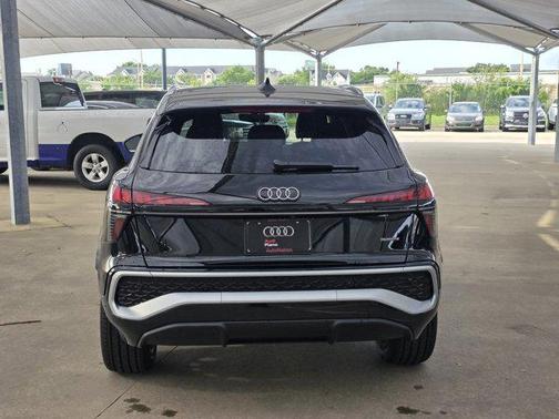 Mythos Black Metallic 2026 Audi Q3 S line