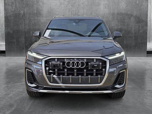 2025 Audi Q7 45 Premium