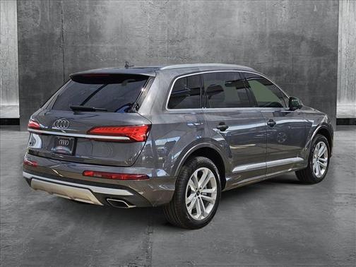 2025 Audi Q7 45 Premium