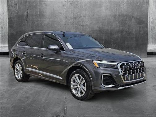 2025 Audi Q7 45 Premium