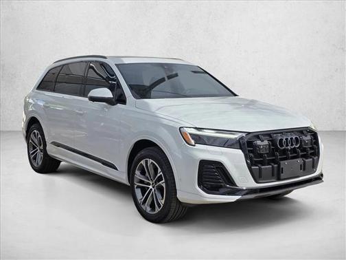 Glacier White Metallic 2026 Audi Q7 45 Premium
