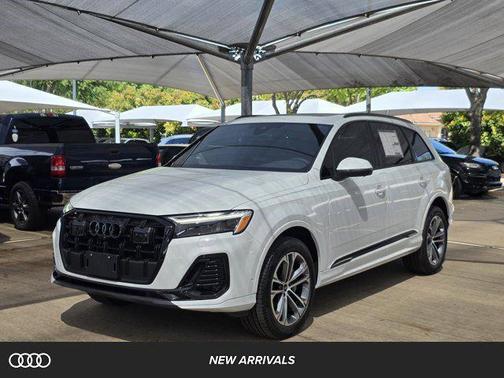 Glacier White Metallic 2026 Audi Q7 45 Premium