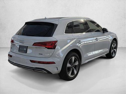 2022 Audi Q5 40 Premium Plus