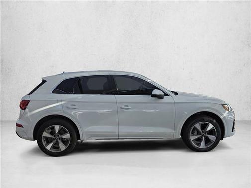 2022 Audi Q5 40 Premium Plus