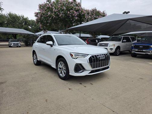 2025 Audi Q3 Premium 45 TFSI S line quattro Tiptronic