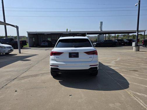 2025 Audi Q3 Premium 45 TFSI S line quattro Tiptronic