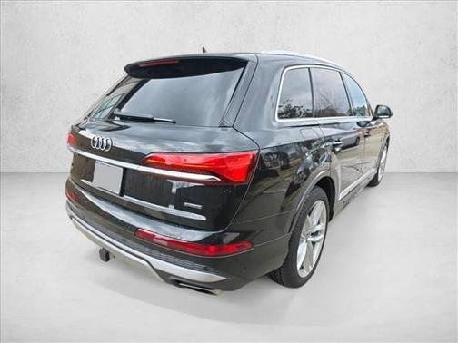 2025 Audi Q7 55 Premium Plus