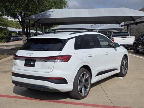 Glacier White Metallic 2024 Audi Q4 e-tron Premium 55 quattro