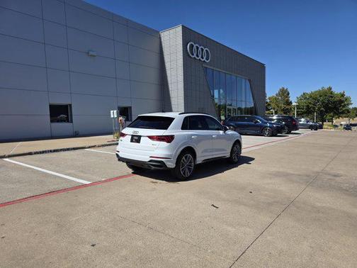 2025 Audi Q3 Premium 45 TFSI S line quattro Tiptronic