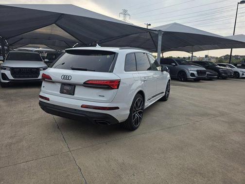 2025 Audi Q7 55 Premium Plus