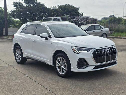 Arkona White 2025 Audi Q3 Premium 45 TFSI S line quattro Tiptronic