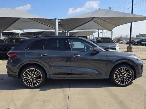 2025 Audi SQ5 3.0T Premium Plus